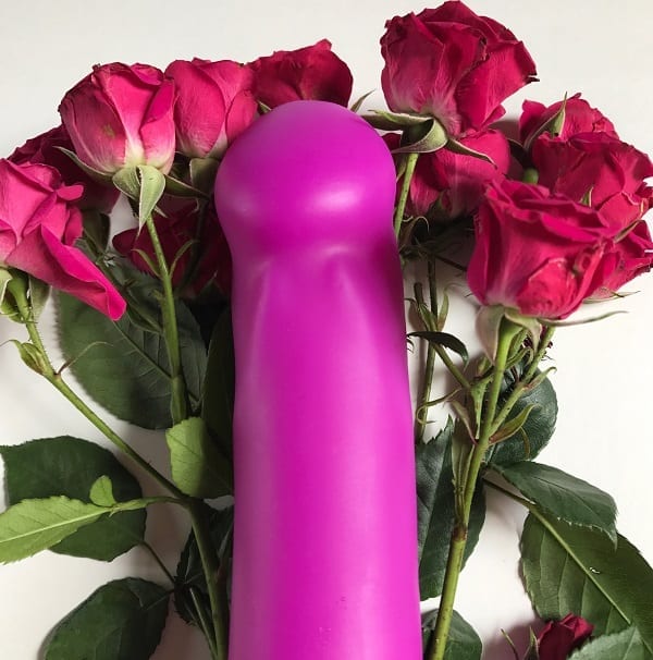 Real Nude Ergo red roses