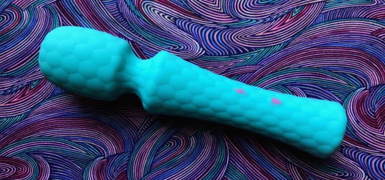 FemmeFunn Ultra Wand Review Waterproof Cordless Massager