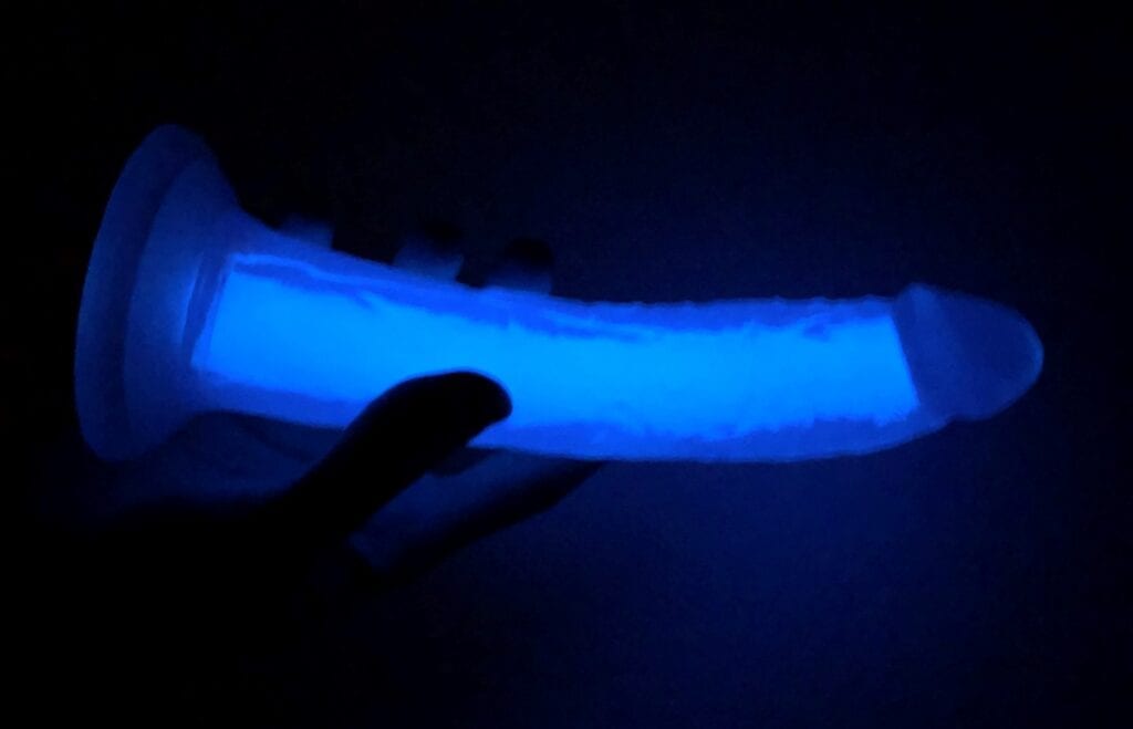 Glow in the Dark Dildo review Blush Neo Elite glow 7.5 inch blue glow dildo (2)