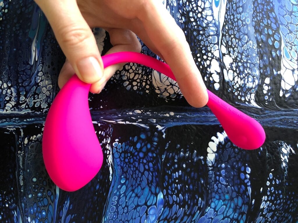 Lovense-Lush-3-review-wearable-bluetooth-vibrator-ds