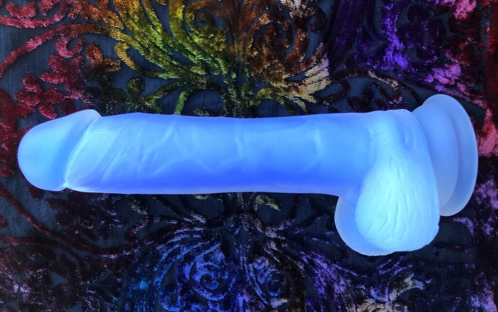 Luminous dildo review dual density silicone by Evolved average size