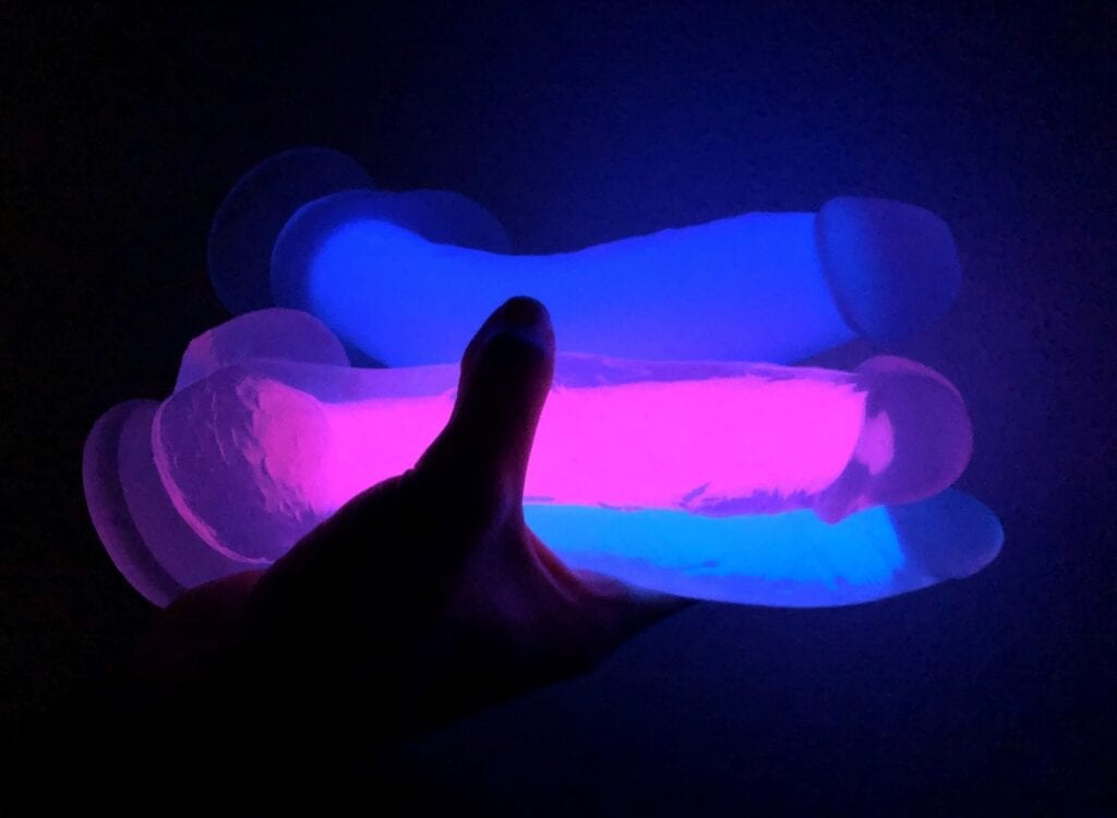 Luminous dildo review glow in the dark silicone dildo