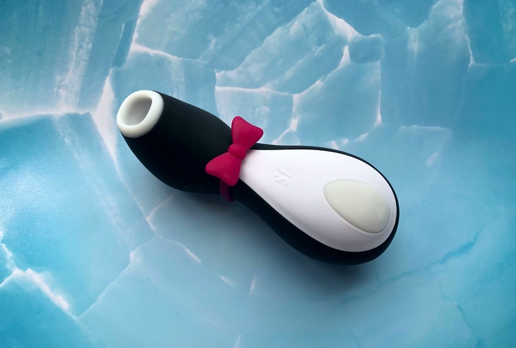 Satisfyer Pro Penguin review featured image Penguin sex toy on ice!