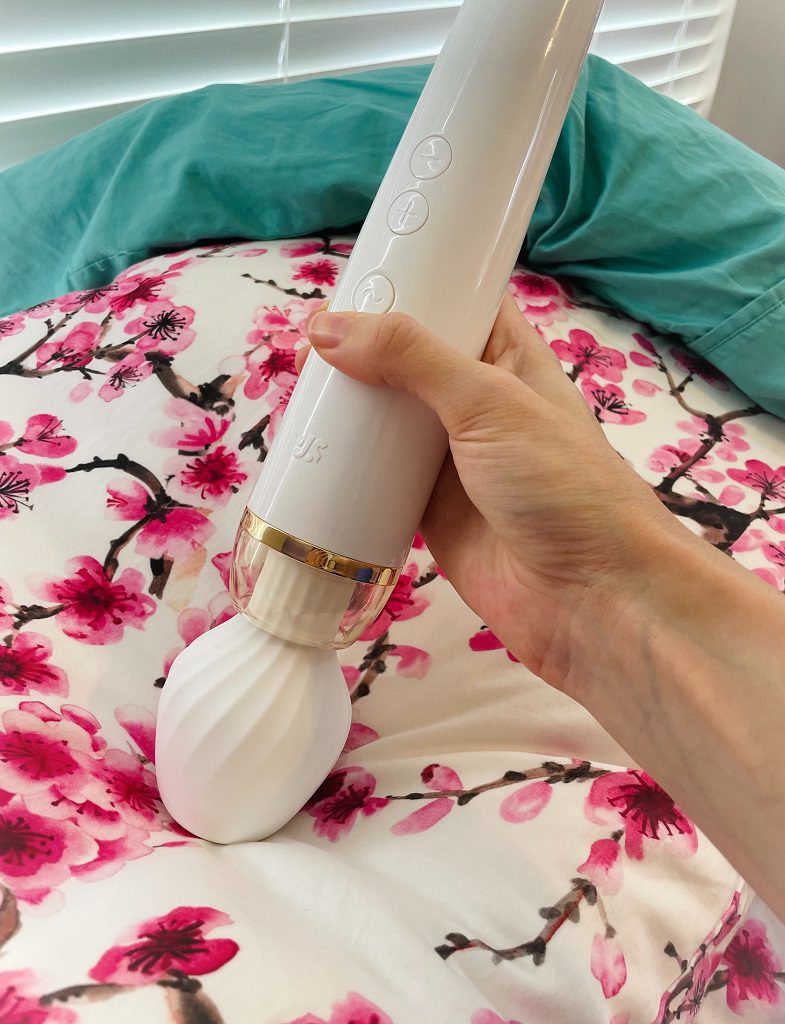 Satisfyer Double Wand-er review, wand attachment head position