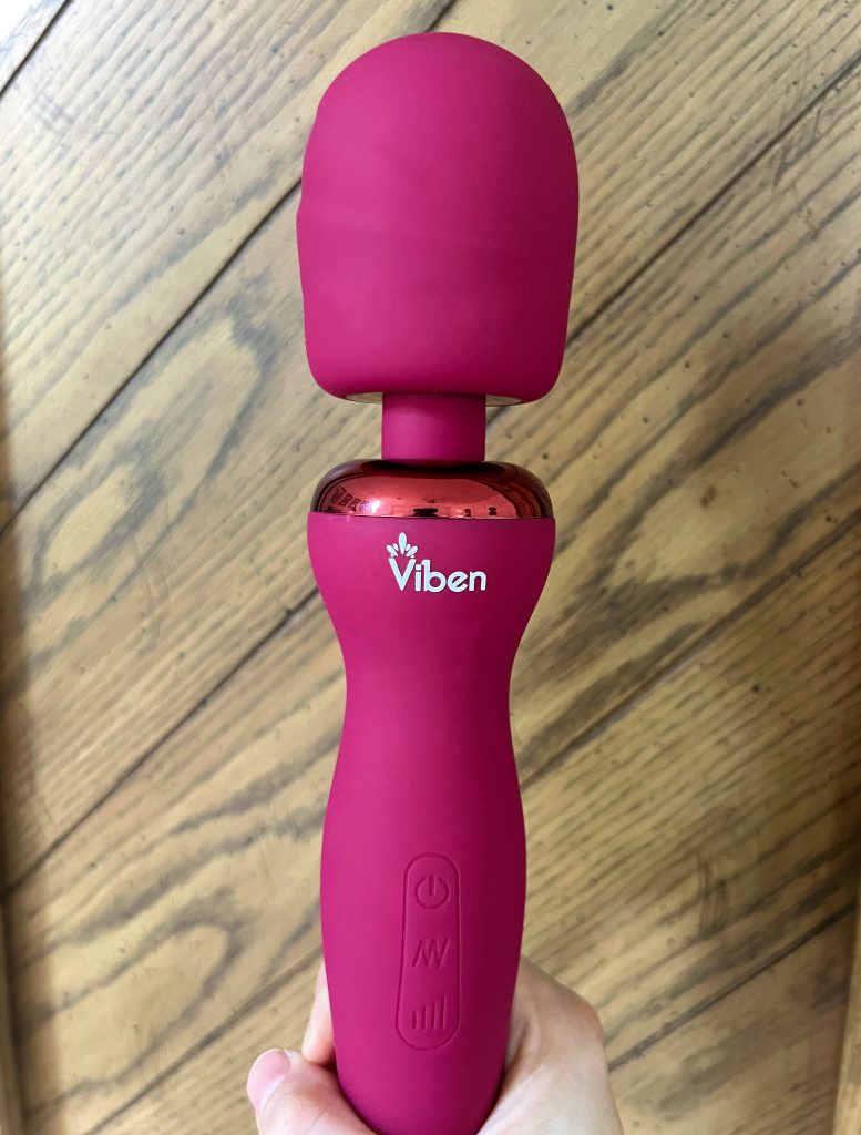 Viben Sultry review - wand in hand