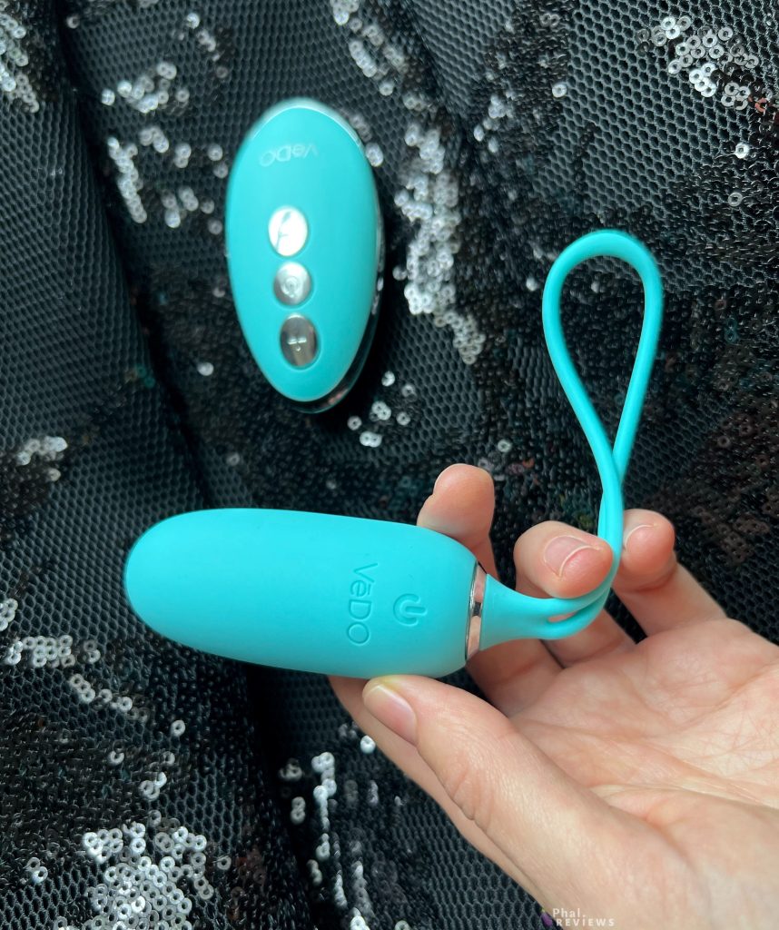 Vedo Kiwi wearable vibrator with remote