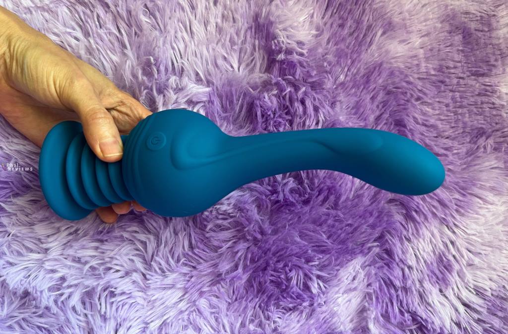 Revolution Earthquake gyrating thrusting dildo in hand - review