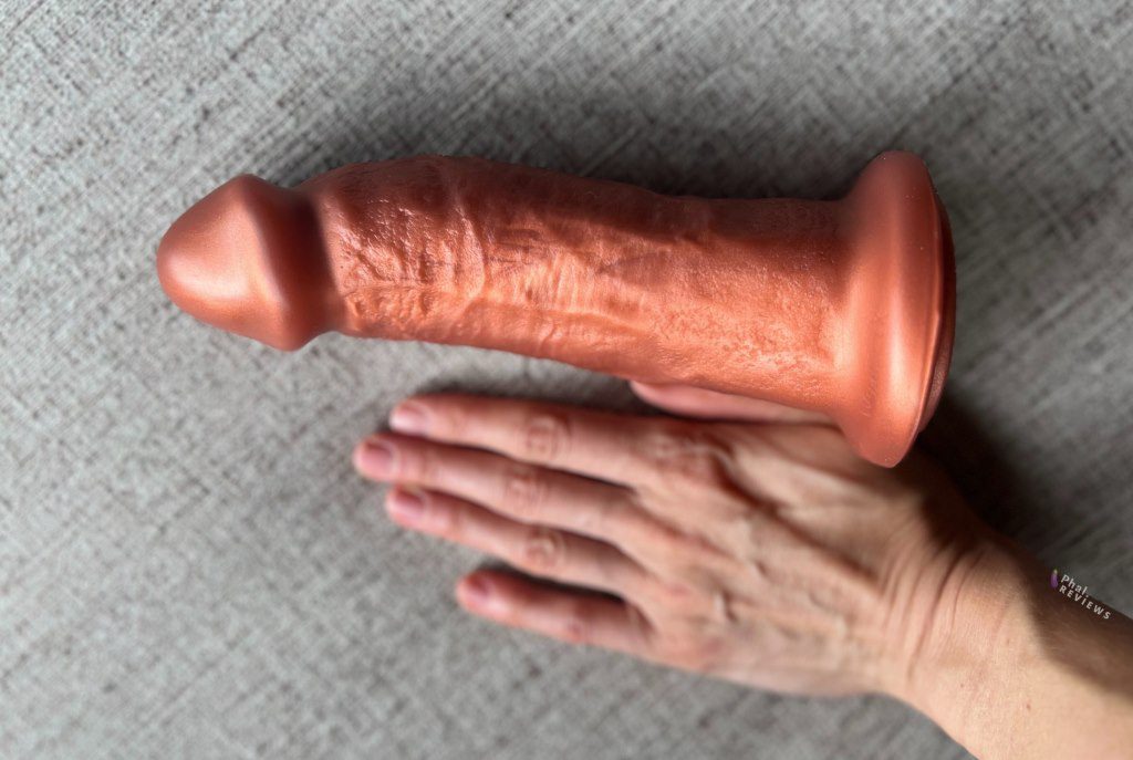 Wyatt dildo 1X large size by SquarePegToys review