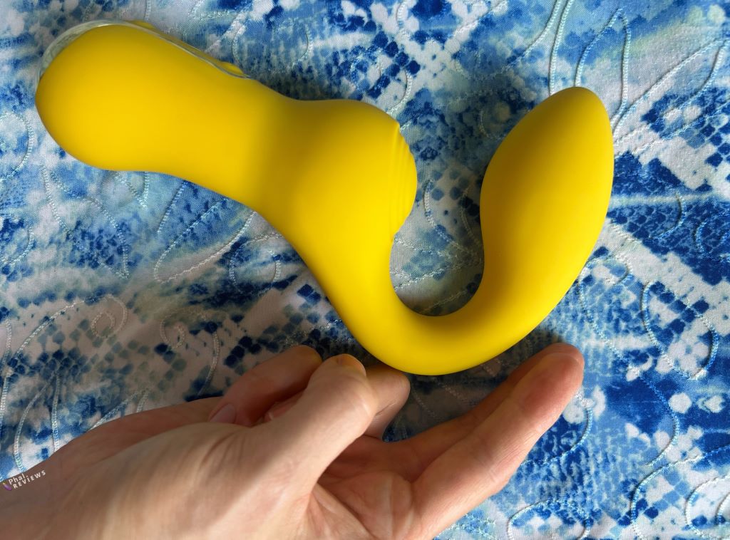 Your New Favourite Double Vibrator review - G-spot vibrator with come hither fingers