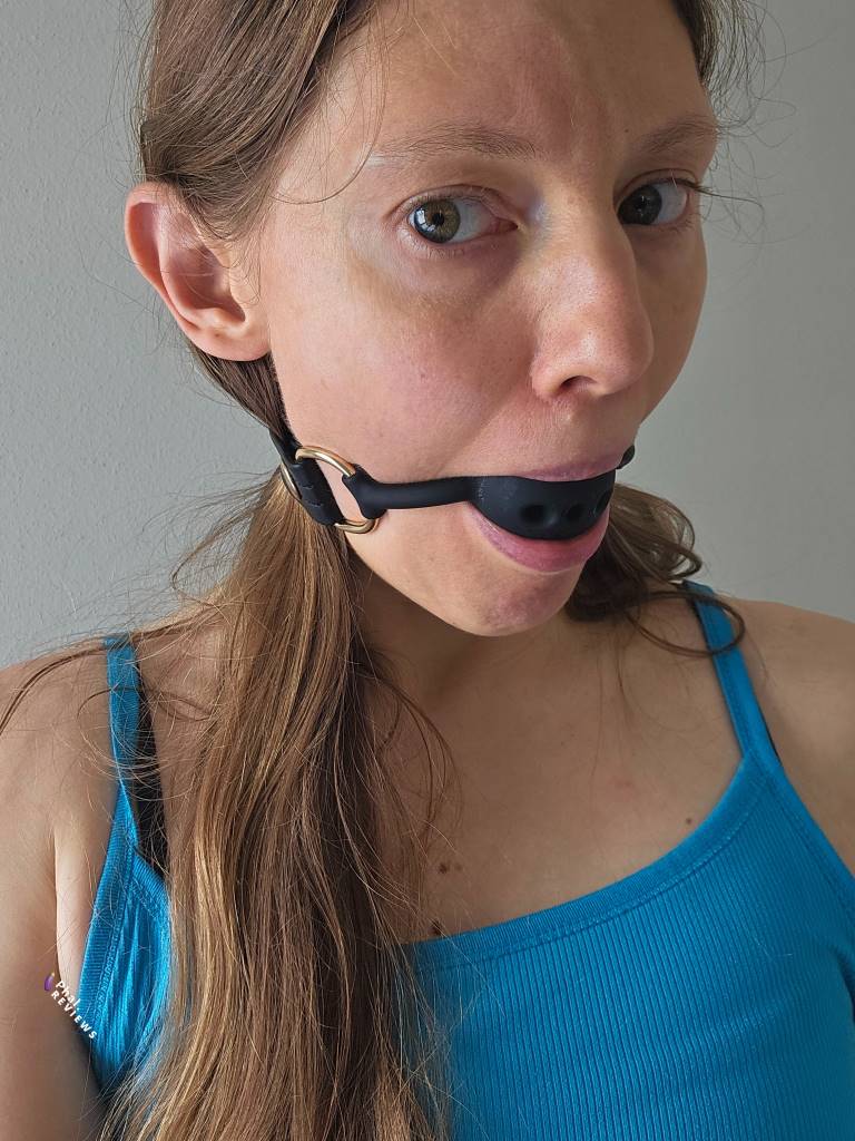Organosilicone breathable ball gag how to wear
