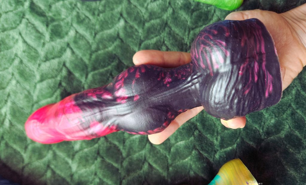 Big Daddy Dane dildo with knot knot size in fingers