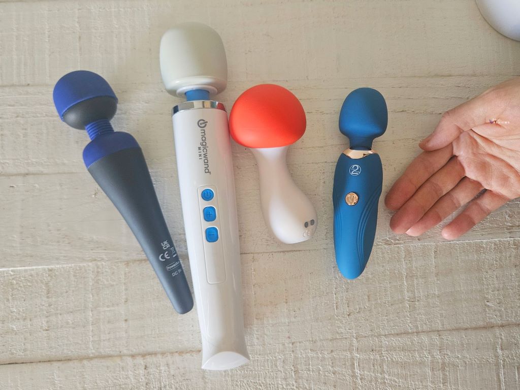 Compact wand vibrators for easy positioning