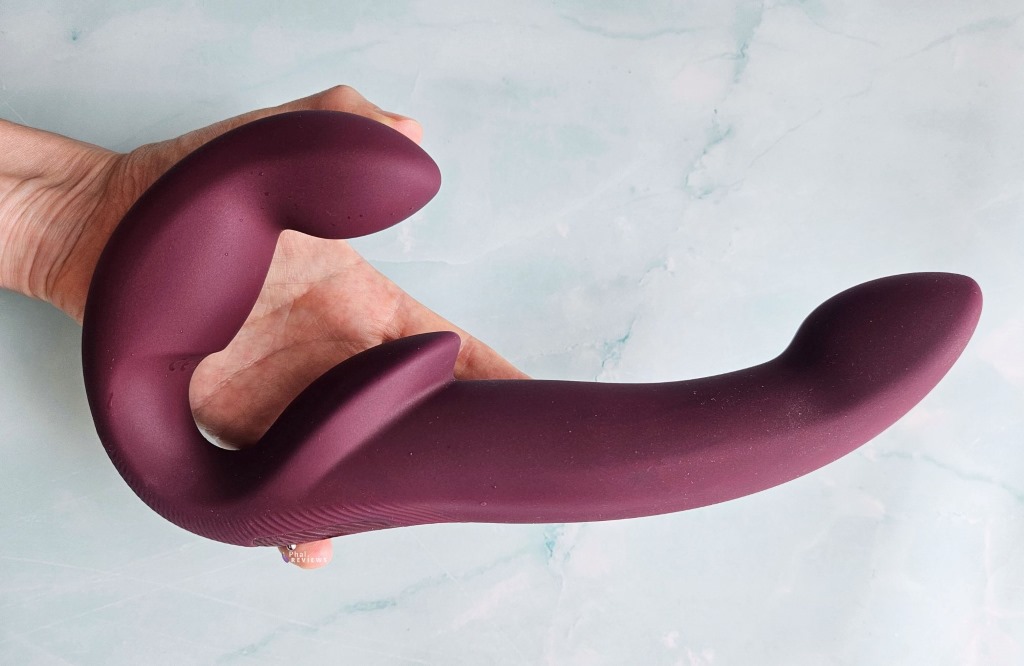 Fun Factory ShareVibe Pro vaginal pony size vs. hand