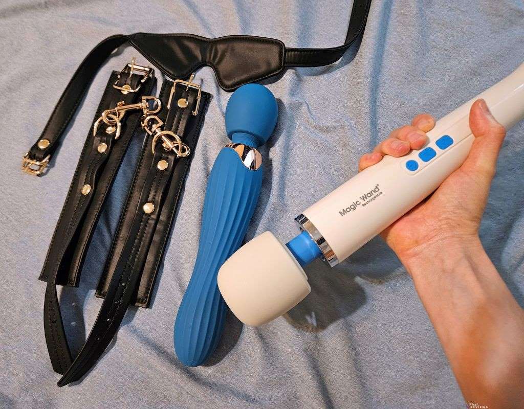 How to use a wand vibrator #6 with handcuffs and blindfold. Magic Wand Rechargeable + Grande Wand