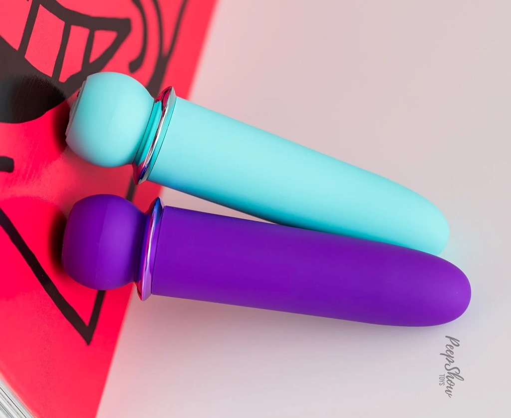 Maia Jaguar at Peepshow toys, 2 colors powerful bullet vibrator crop