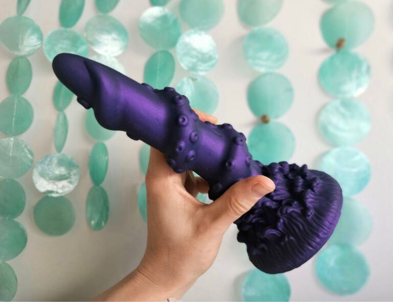 dildo erfahrung b-Vibe Slipskin Girthy Dildo Review [Tried & Tested] main image 1