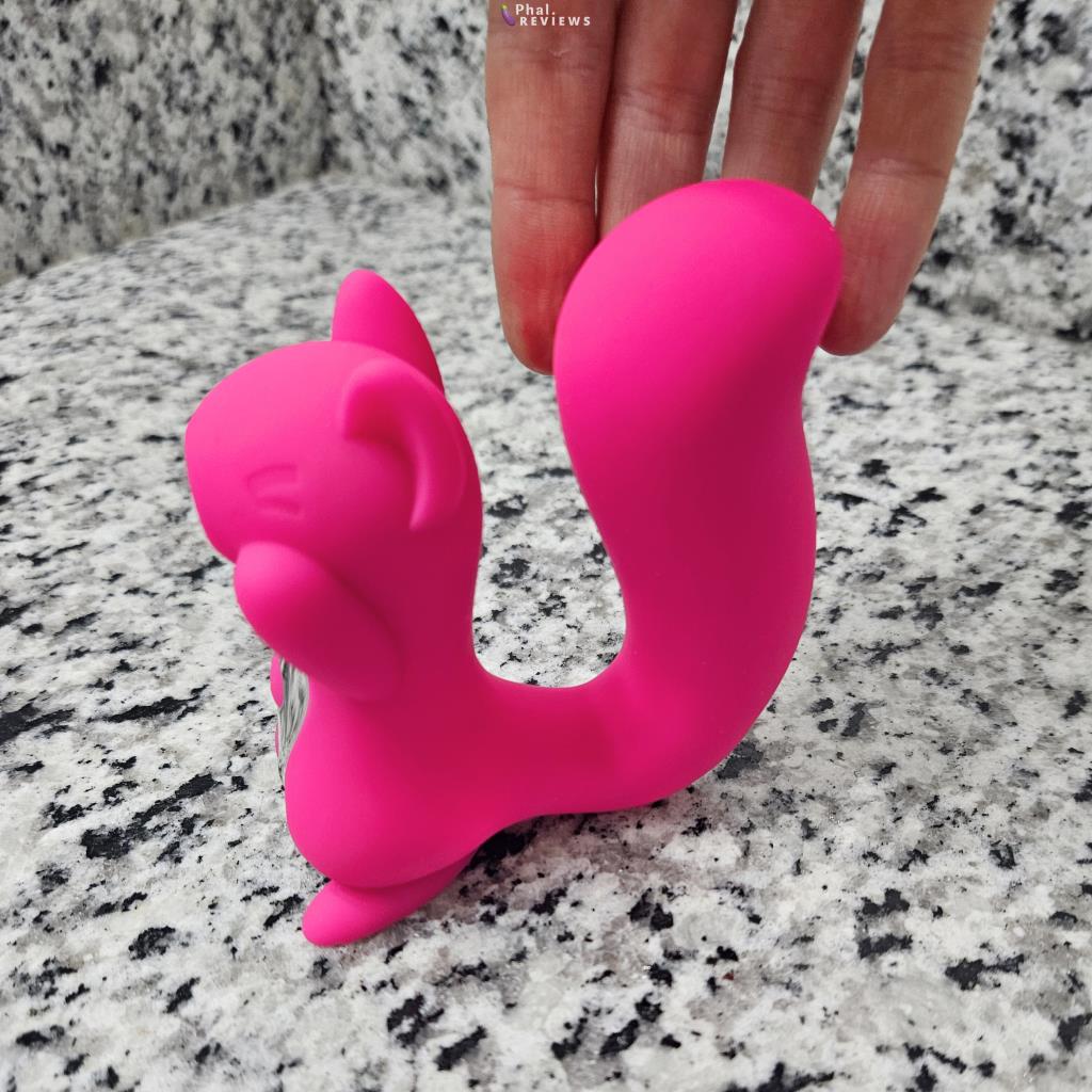 Screaming Squirrel vibrator tail size