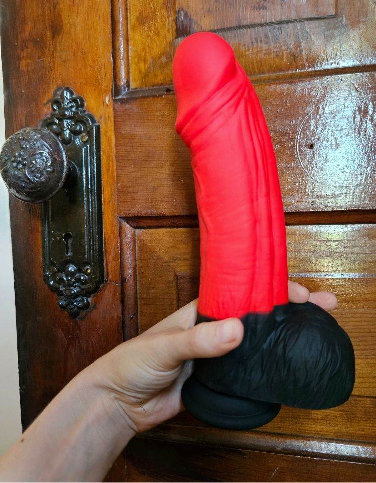 Solina Monsta review gateway into fantasy dildos, platinum silicone