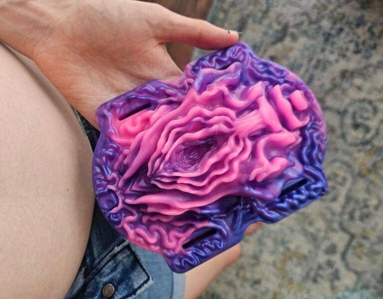 Uncover Synstyl Soft Silicone Grinder - Pussy on Pussy Fantasy Toy Review!   Phallophile Reviews